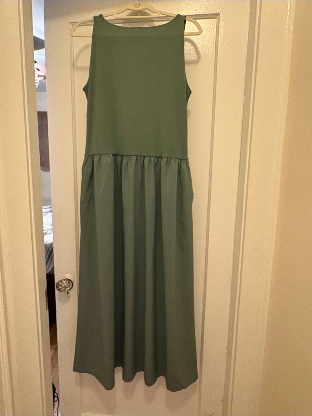 Lou & Grey green maxi dress. Large